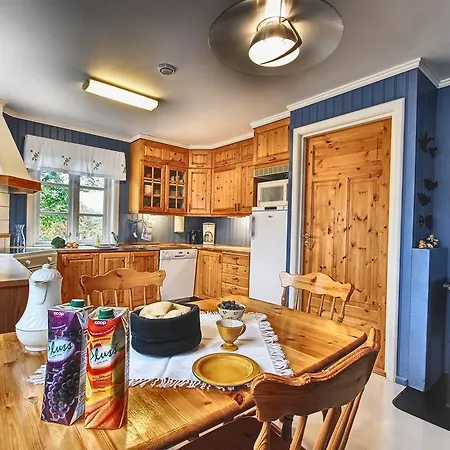 Villa Ballstad Hostel